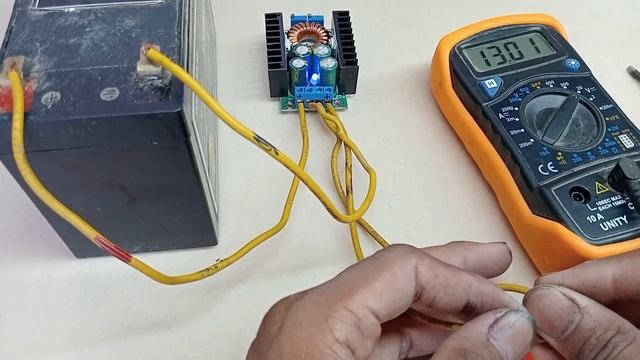 DC to dc buck converter 300w / dc step down module / Voltage Amp control karne wala module! смотреть онлайн