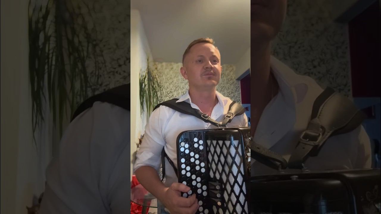 Пою и зажигаю на супер баяне #музыка #гармонист #каверхит #осин #баянист смотреть онлайн