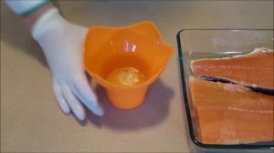 Как приготовить слабосолёную форель.