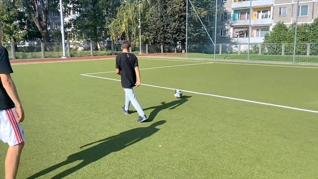 ЛЫСЫЙ КАК МЯЧИК ⚽ Челлендж На Лысо ⚽ Кидаем мячики из себя смотреть онлайн