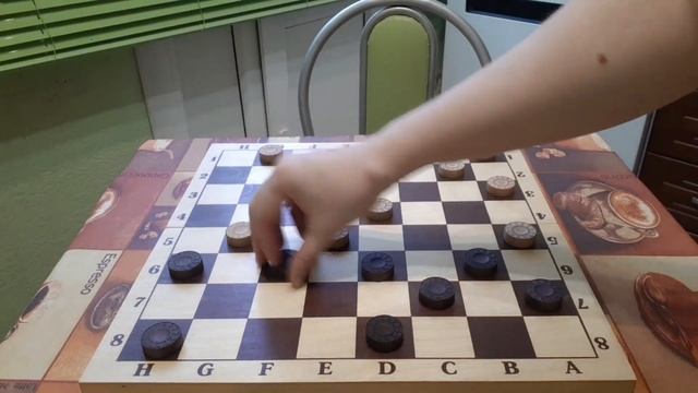 И.Смурков - А.Гетманский. "Леталка" 1.h2-a5 a7-g5 Итоги турнира ЦФО и СЗФО по русским шашкам. смотреть онлайн