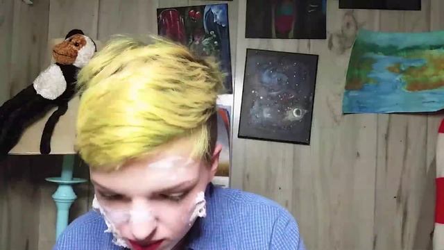 Pin Up Girl Goes Zombie Makeup Transformation смотреть онлайн