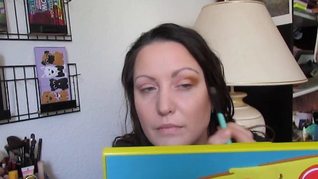 Макияж с палеткой REVOLUTION Tasty Pizza смотреть онлайн