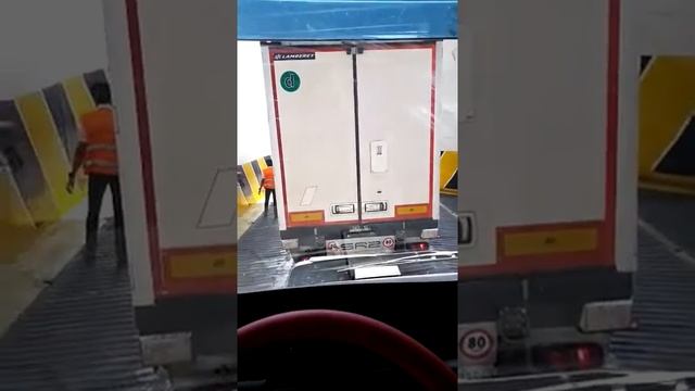 IN VIAGGIO VOLVO FH(3) смотреть онлайн