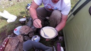 Омлет из яичного порошка "Каша из топора". Готовим в котелке на горелке. Второй опыт.