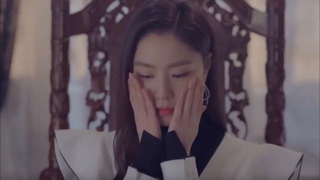 Seo Ji Hye's Dashing Fashion Sense in Black Knight: The Man Who Guards Me and Crash Landing On You смотреть онлайн