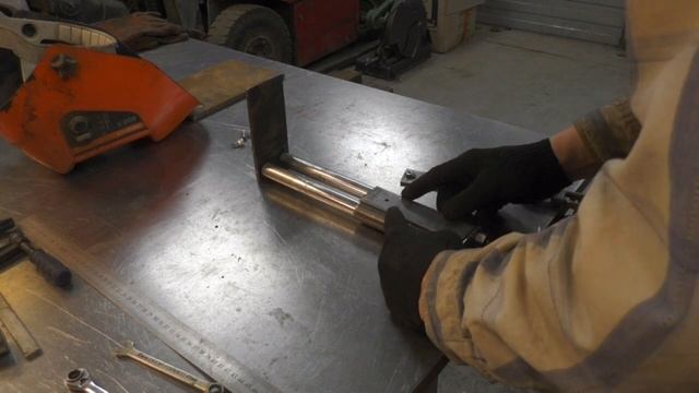 Крутая стойка для дрели своими руками! Homemade Magnetic Drill Stand! From metal waste. Eng Sub. смотреть онлайн