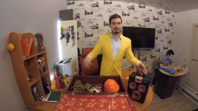 Как аниматор собирается на детский праздник смотреть онлайн