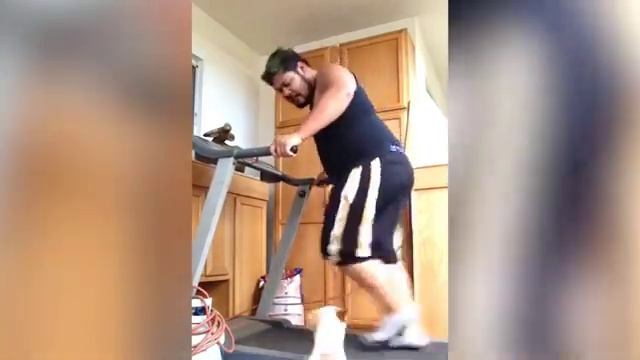 Падения_и_курьезные_моменты_в_спортзале_смешном_видео