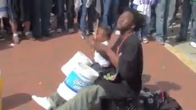 Папа с сыном отжигают на барабанах смотреть онлайн