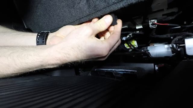 Custom Interior Lighting On My 2020 RAM! смотреть онлайн
