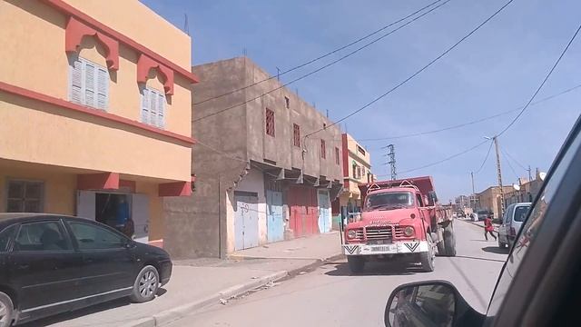 Городок где-то в долине гор Атлас смотреть онлайн