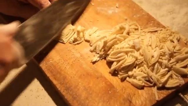 Как нарезать домашнюю лапшу смотреть онлайн