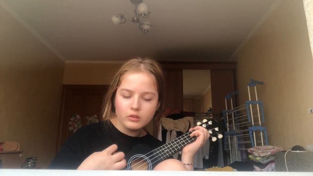 учу играть на укулеле🥳 смотреть онлайн