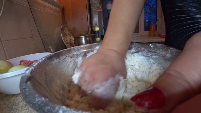 Я НИКОГО не УЧУ/Секрет СОЧНЫХ ХРУСТЯЩИХ ЧЕБУРЕКОВ! Самое УДАЧНОЕ ТЕСТО это ПЕСНЯ/Самый СОЧНЫЙ ФАРШ смотреть онлайн