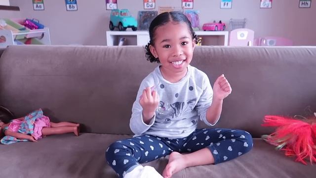 Sefari Tricks Sekora Into Doing Her Chores | Pretend Play смотреть онлайн