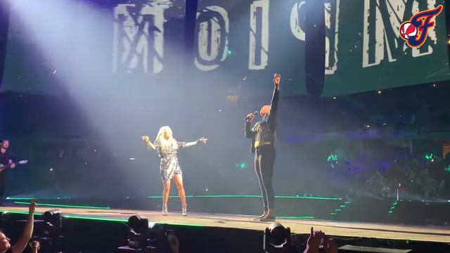 Erica McCall performs "The Champion" with Carrie Underwood смотреть онлайн