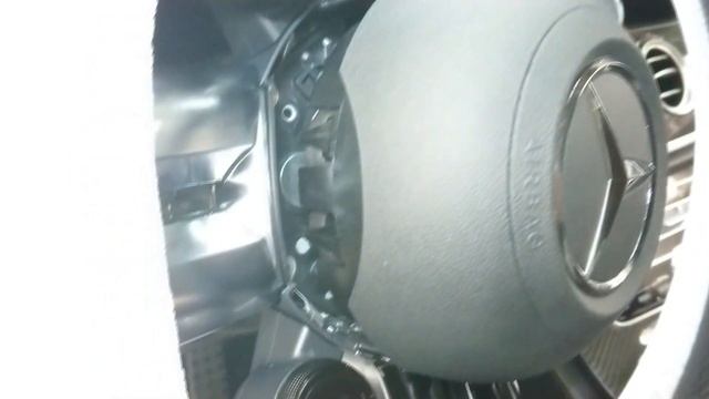 Как снять подушку безопасности Mercedes-Benz W223 W213