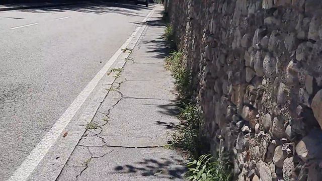Бесконечные ряды стен во всех направлениях....естественно все без раствора лежит себе. Ищу центр!!! смотреть онлайн
