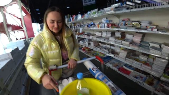 VLOG: ДЕЛАЕМ РЕМОНТ В КВАРТИРЕ СВОИМИ РУКАМИ | ЧТО НУЖНО КУПИТЬ ДЛЯ РЕМОНТА? СКОЛЬКО МЫ ПОТРАТИЛИ смотреть онлайн