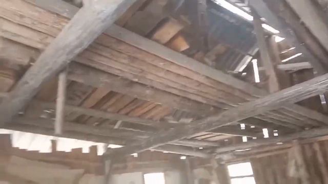 В ЗАБРОШЕННОМ ДОМЕ😱😱!СЛЕДЫ у ЗАЙЦА❓❓😱 смотреть онлайн