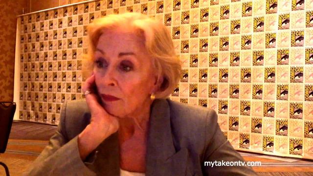 SDCC 2017: Holland Taylor on bringing a non-book-character to MR MERCEDES смотреть онлайн