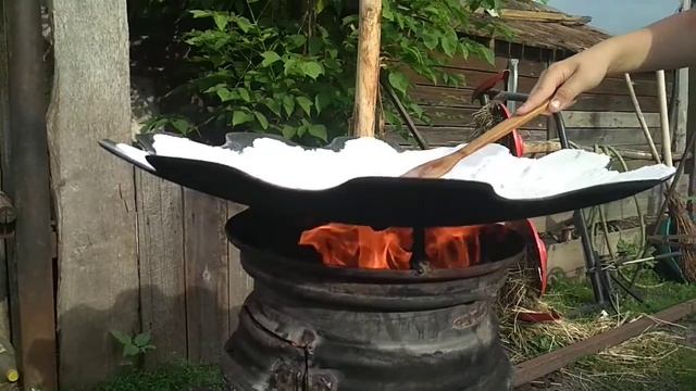 Сковорода из диска бороны, закаливание солью 2ч. смотреть онлайн