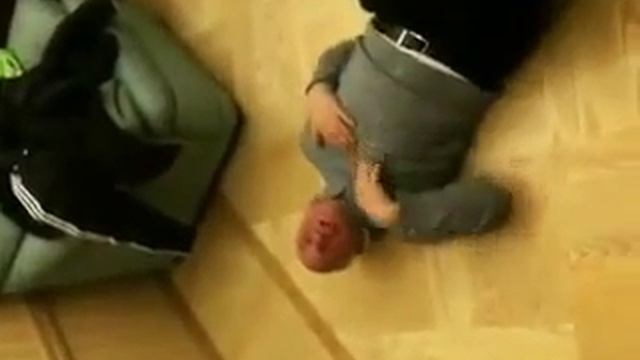 ДЕДУШКА УМИРАЕТ ОСОБЕННО на 0;48 смотреть онлайн