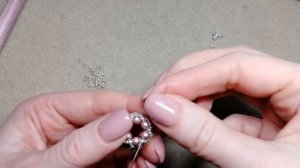 Делаем шапочку на кисть.