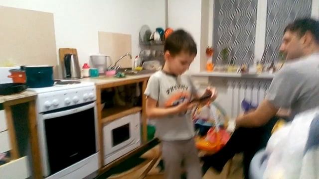 у максима есть свой телефон смотреть онлайн