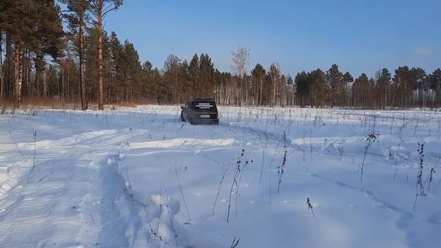 Нива в снегу смотреть онлайн