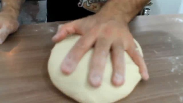MASSA DE PIZZA CASEIRA I MASSA PROFISSIONAL FEITA EM CASA смотреть онлайн