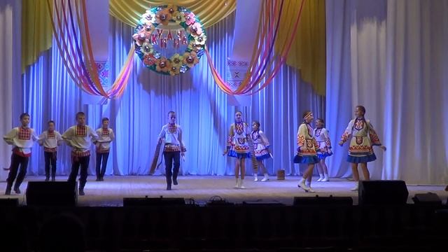 Образцовый хореографический коллектив "Ерпечкаос" - удмуртский народный танец "Гуждор шудонъёс" смотреть онлайн