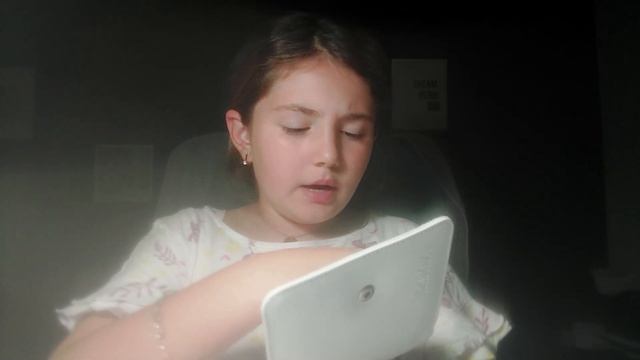 Первое видео семейства бумажек??? смотреть онлайн