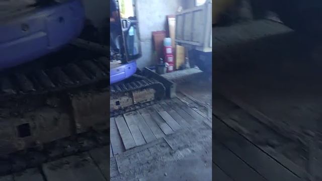 Услуги мини экскаватора komatsu pc38 в Омске. Работа в стесненных условиях. смотреть онлайн