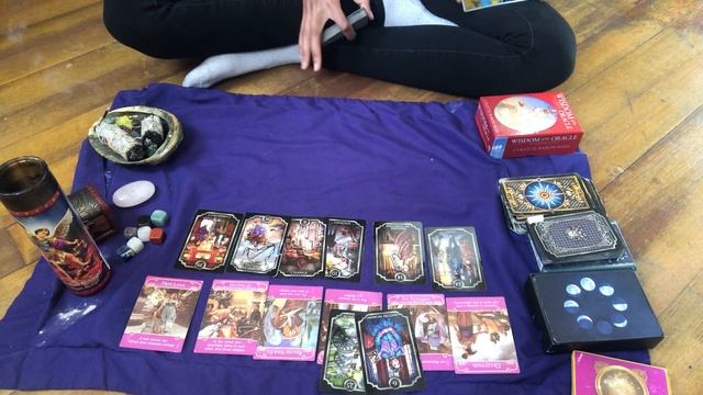 ?✨ Random Love Tarot+Oracle reading ✨? смотреть онлайн