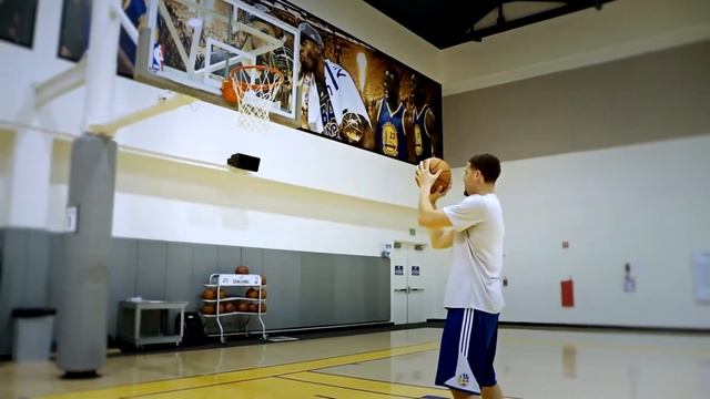 ОСНОВЫ БАСКЕТБОЛА l Как правильно держать мяч смотреть онлайн