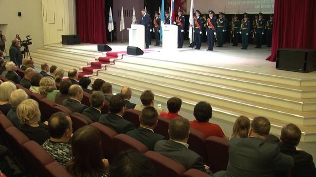 Игорь Петрищев мечтал работать программистом, а стал ректором УлГПУ смотреть онлайн