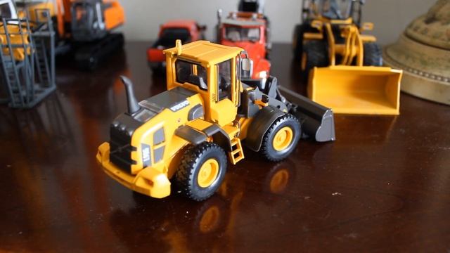 1:50 Motorart Volvo L90G and Cararama Volvo A40D Unboxing [8-9-19] смотреть онлайн