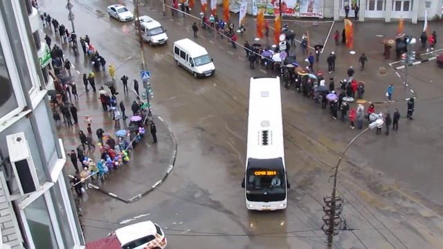 Олимпийский огонь в Саратове! ул. Советская/Пугачёва #СаратовОгонь смотреть онлайн