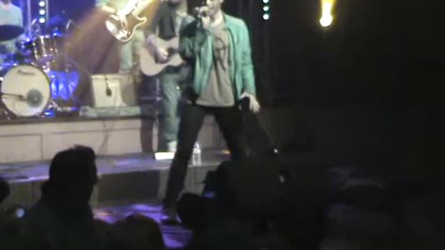 Nuno Resende Chante  I Feel Good à L'Acte 3 Le 27 Novembre 2013