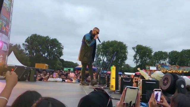 IMRAN KHAN BEST PERFORMANCE EVER (SATISFYA AND PATA CHALGEA LIVE 2019) #IKSEASON