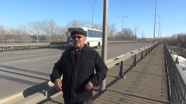 В ЗКО на недавно отремонтированном мосту появились ямы Уральск смотреть онлайн