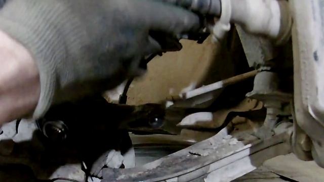 Замена пыльника привода. Ниссан пульсар.