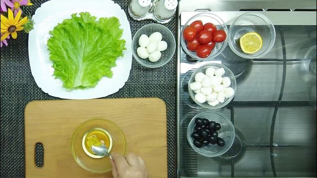 Салат с сыром моцарелла очень вкусный. Salad with mozzarella cheese is delicious. смотреть онлайн