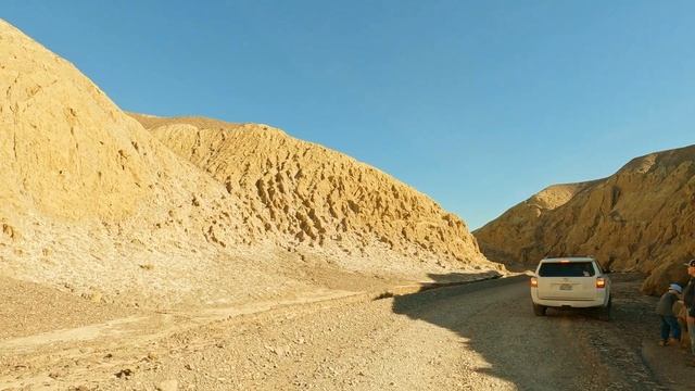Mustard Canyon Drive - Death Valley National Park in California, USA - 4k Video With Live Sound смотреть онлайн
