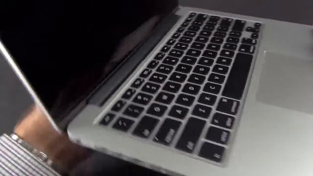Apple MacBookPro 13 inch with Retina Display Late 2013 Unboxing, Demo, & Benchmarks смотреть онлайн