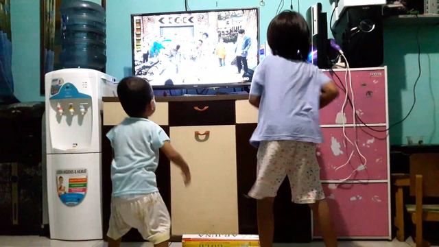 Goyang RX King OVJ Trans 7 Lucu abis Nio 2 Tahun dan Yuwi 7 Tahun смотреть онлайн