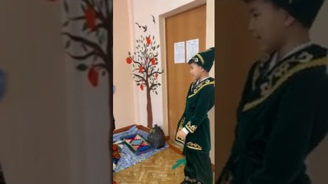 Представляем вашему вниманию отрывок из уйгурской народной сказки "Сатылған көлеңке" смотреть онлайн