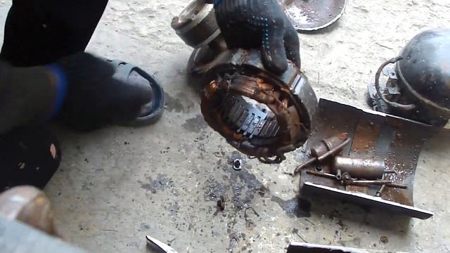 Как быстро разобрать компрессор от холодильника.How to disassemble the compressor from the fridge. смотреть онлайн